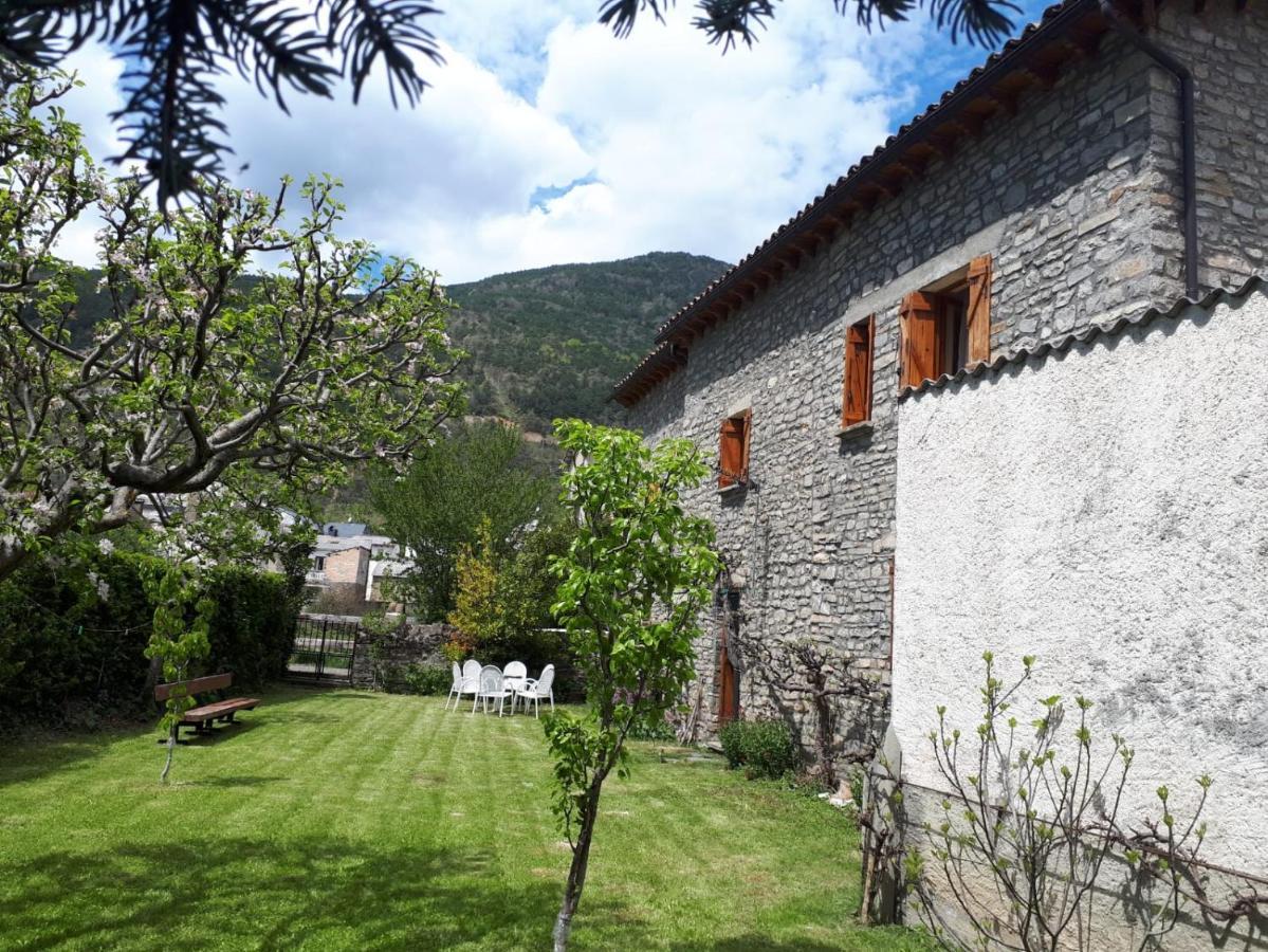 Вілла Cirjuana, Casa En El Centro Con Agradable Jardin Y Barbacoa By Pirineos 360 Б'єскас Екстер'єр фото