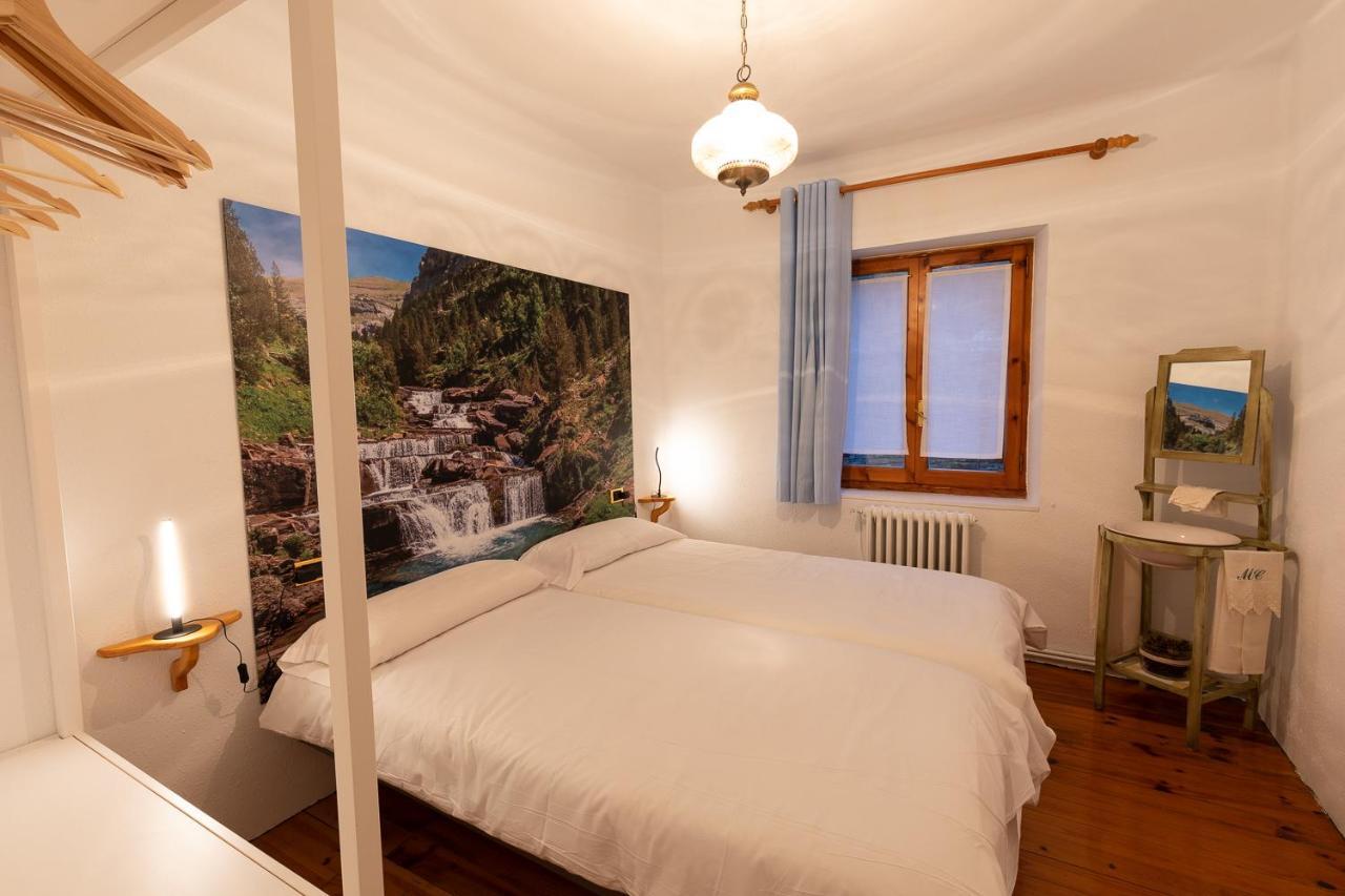 Вілла Cirjuana, Casa En El Centro Con Agradable Jardin Y Barbacoa By Pirineos 360 Б'єскас Екстер'єр фото